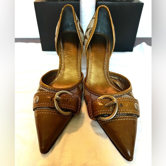 COACH “rare find” Alesksa Sig Heals. 6.5 New Without Tag - Picture 2 of 7